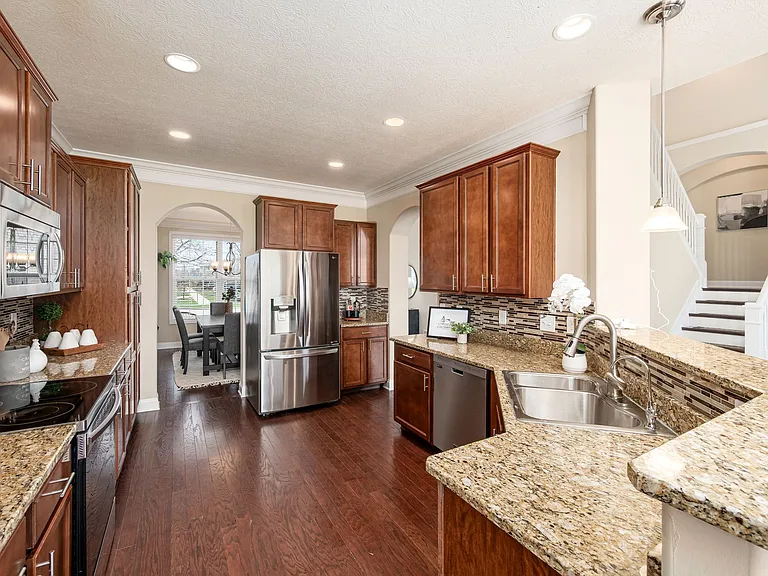 1104 Balmoral Dr #1 — Photo 21