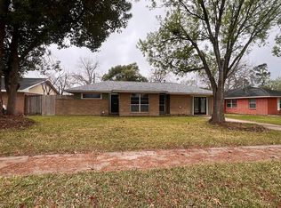 507 Midway Dr, Baytown, TX 77521