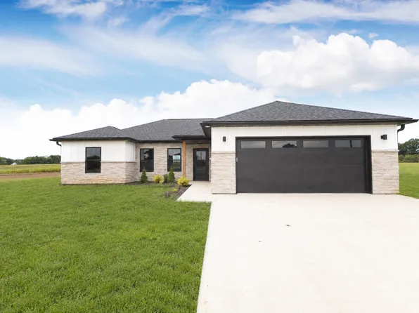 1442 County Road 2605, Moberly, MO 65270