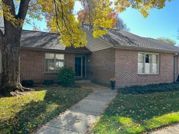 2712 Wildwood Pl, Columbus, IN 47201