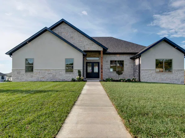 1754 W Seagrave Circle, Springfield, MO 65810