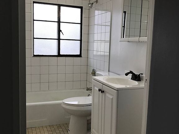 4th image of 441 Keller Ave