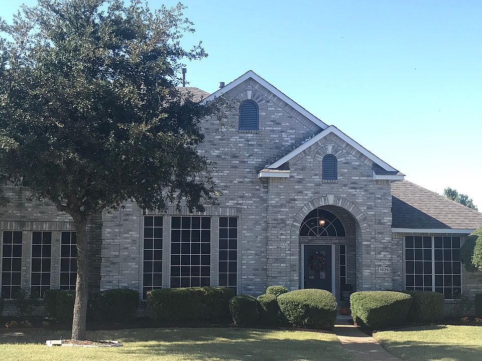1st image of 1029 Woodhaven Cir