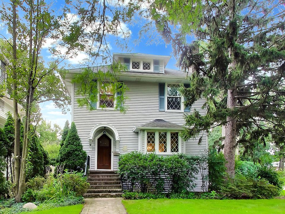 1st image of 1110 Elm St