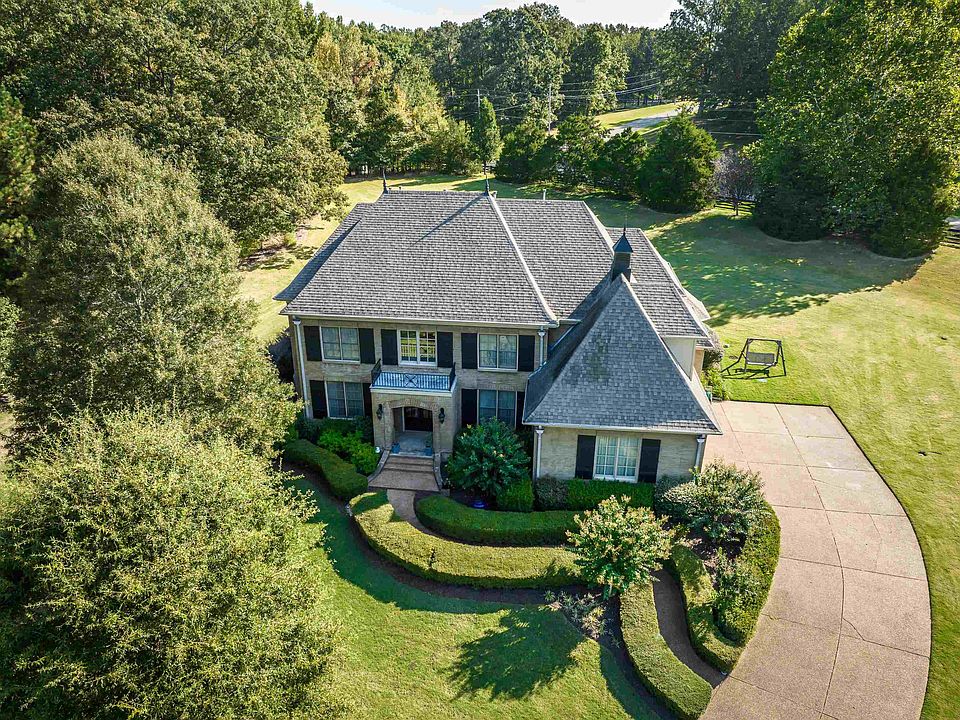 1st image of 60 Whitehall Ct