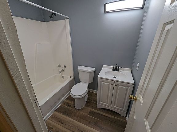 2nd image of 5632 Shinfield Dr