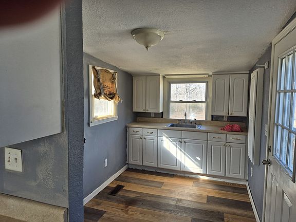 4th image of 8859 Webb Rd