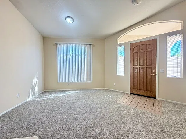 3 bedroom 2 bathroom ready for fast move in — Photo 4