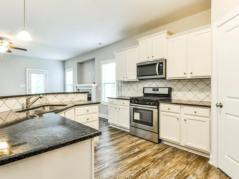 595 Airedale Trl — Photo 8
