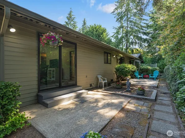 24832 12th Avenue S, Des Moines, WA 98198