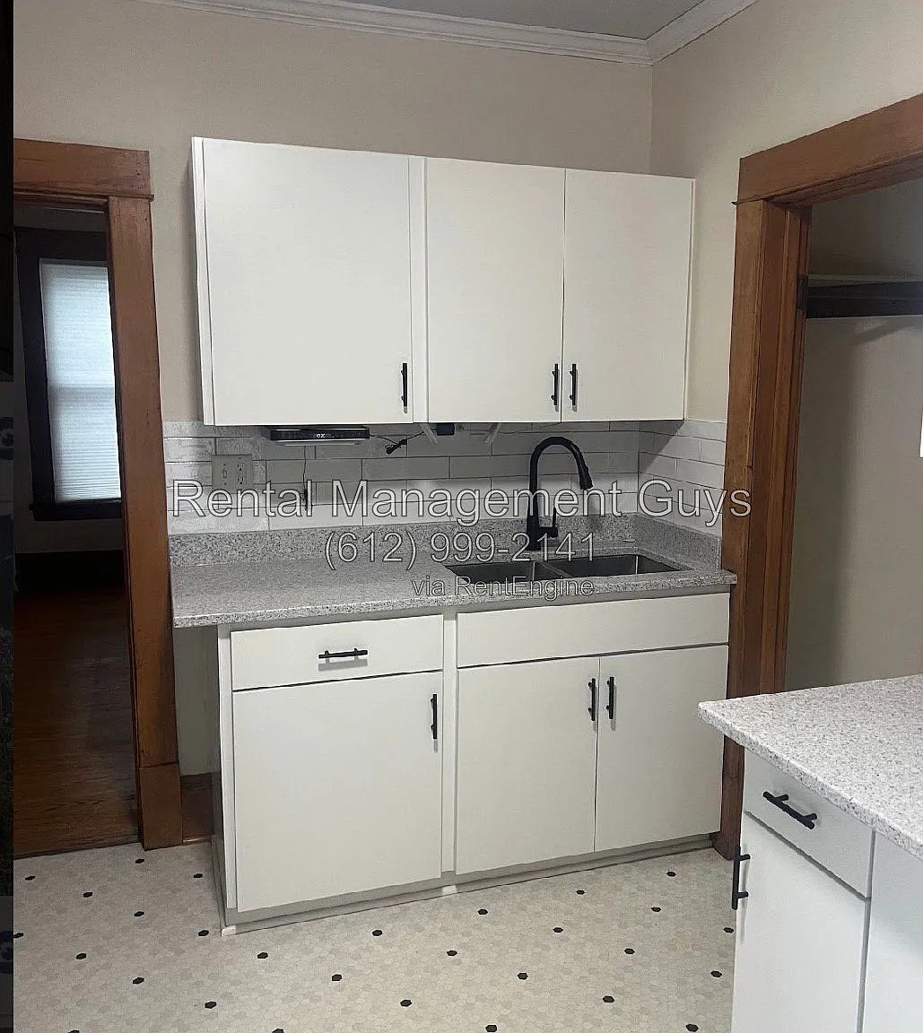3 bed, 2.0 bath, $2,400 — Photo 2