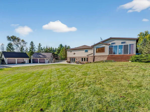 N4819 Twelve Corners Rd, Black Creek, WI 54106