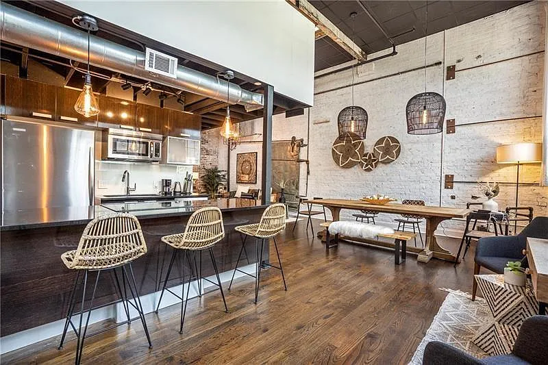 2 bed, 1.5 bath, 1420 sqft, $4,000 — Photo 3