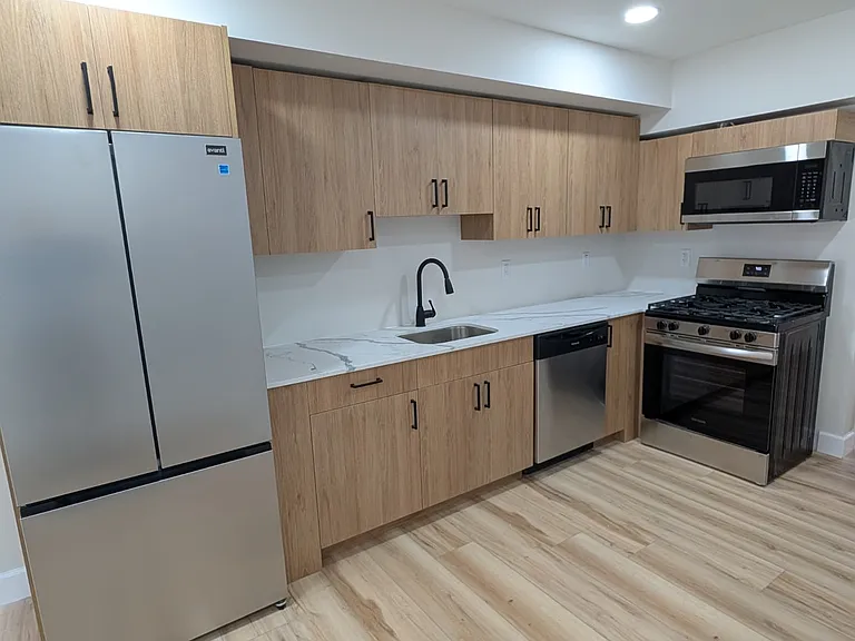 48 Warner St #BB6 — Photo 1