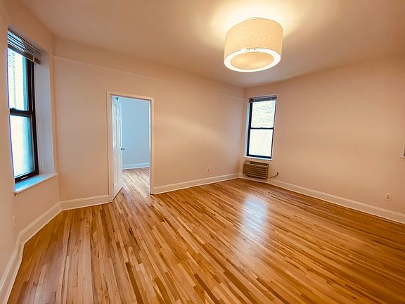 3rd image of 646 Amsterdam Ave #2P