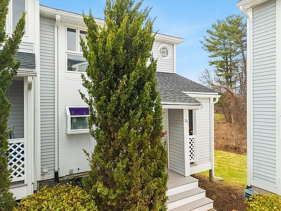 2nd image of 21 Alcott Cir #21