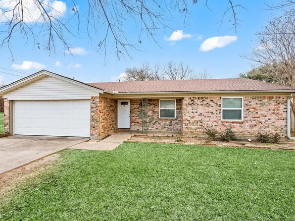 532 Holly Hill Dr, Hurst, TX 76053