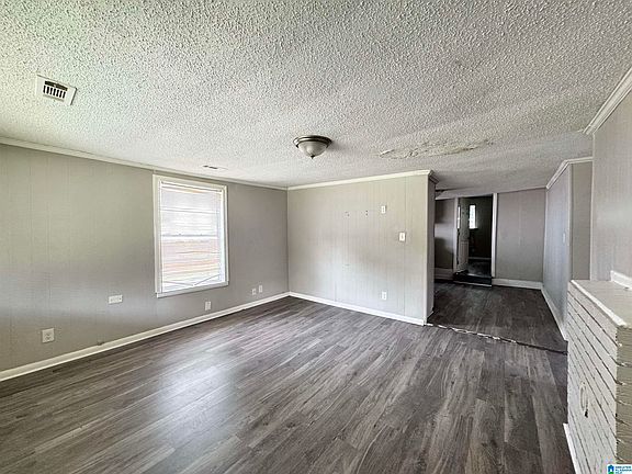 4th image of 3921 Viola Ave