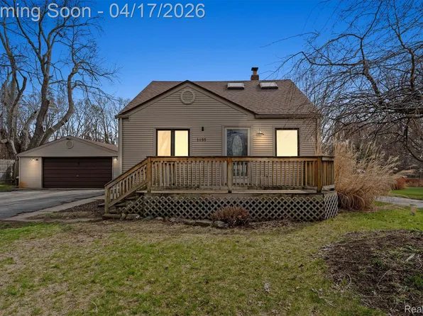 1655 Petrolia, West Bloomfield, MI 48324