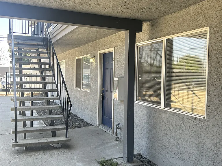 1956 Darrah St #6 — Photo 12