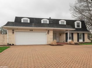 536 Kirkwood Cv, Burr Ridge, IL 60527