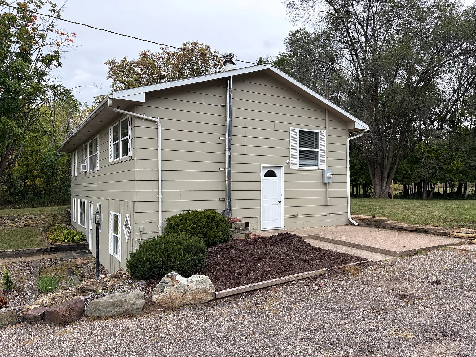 3 bed, 1500 sqft, $2,000 — Photo 3