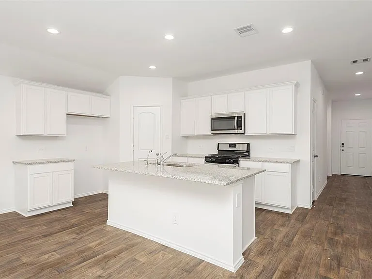 20352 Tembec Dr — Photo 5