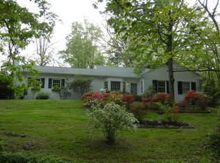 5040 Greenlee Rd SW, Roanoke, VA 24018