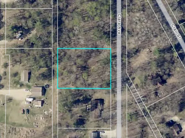 30 Clara Ave, Cohasset, MN 55721