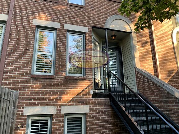 2nd image of 534 E Vermont St