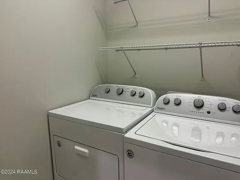 210 Twin Meadow Ln — Photo 6