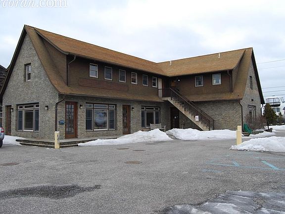 2nd image of 552 W Lake Dr