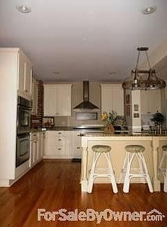Under Counter Lighting
						:
						Solid Maple Medallion Cabinetry. Softclose Dovetail Drawers and Mixer Lift.