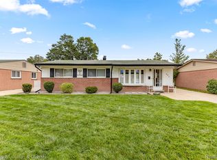 627 Darwin St, Westland, MI 48186