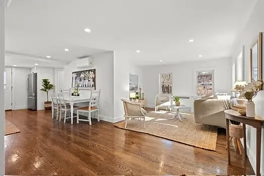 3 bed, 1397 sqft, $3,600 — Photo 2