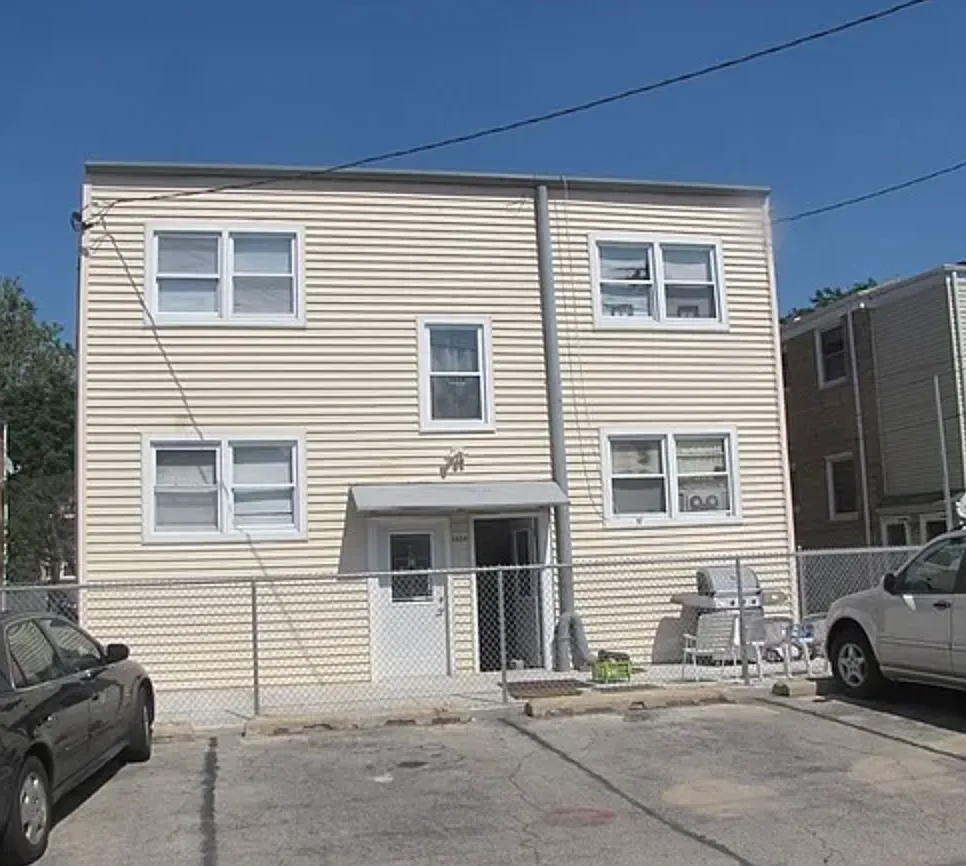 2 bed, 1000 sqft, $1,700 — Photo 2