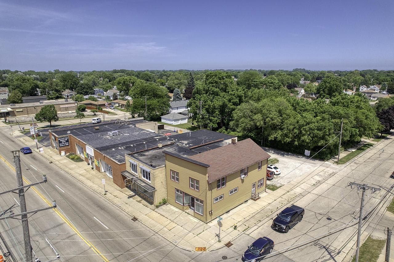 Seller-Finance Multi-Family in Racine, WI 53402 – $340,000 — exterior photo