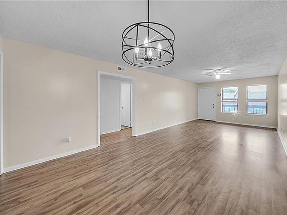 3rd image of 8530 Tidewater Dr APT 204
