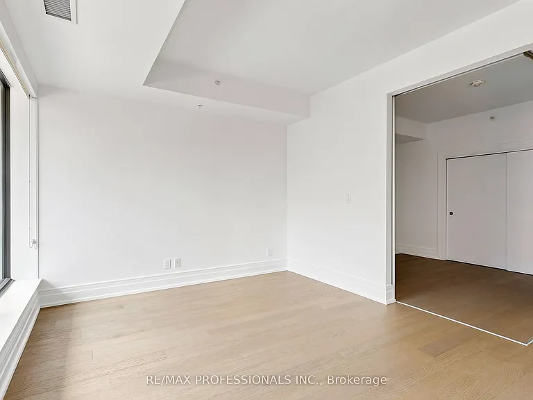 90 Niagara St #311 — Photo 13