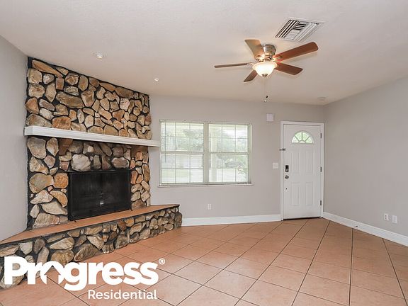 3rd image of 908 N Palm Dr SW