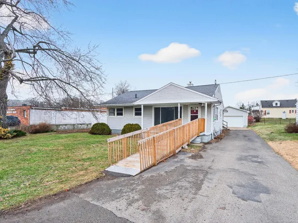 430 Peacock Walk, Jackson, MI 49202