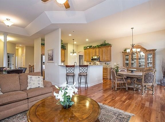 3rd image of 4685 Coyote Lakes Cir