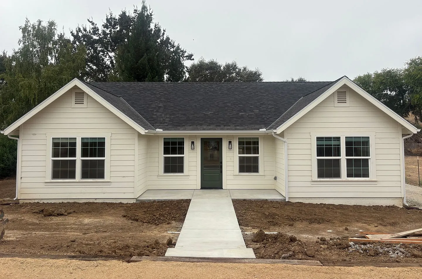 Brand new 2 bed/2 full bath home in upscale Atascadero neighborhood — Photo 1