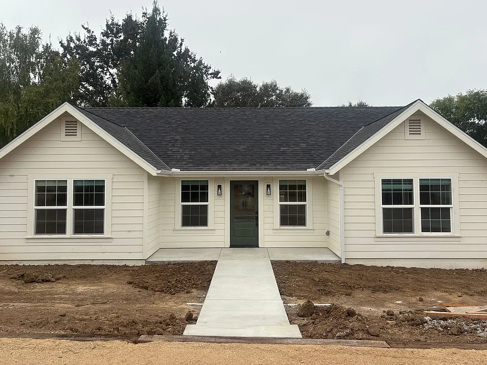 2720 Campo Rd
