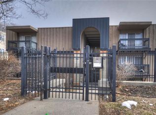 4143 Roanoke Rd APT 7, Kansas City, MO 64111