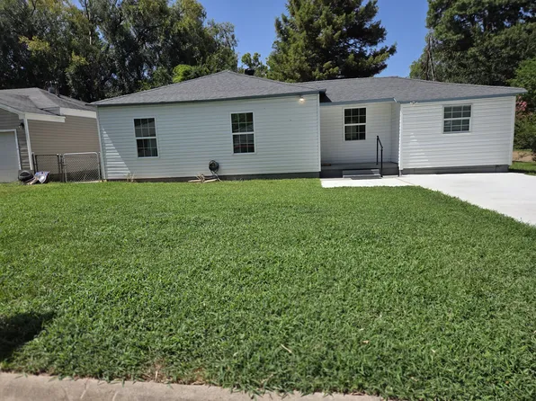 761 Macarthur Ave, Wake Village, TX 75501