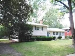 330 Hazelwood Dr, Naperville, IL