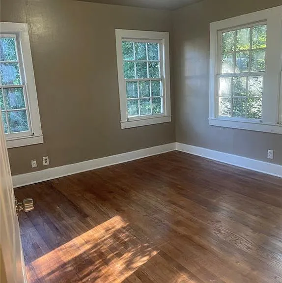 615 Mohawk St — Photo 13