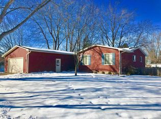 701 Meadowview Dr, Flushing, MI 48433