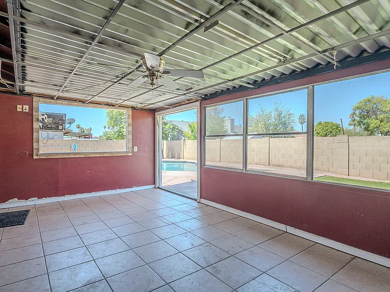 3236 S Kenwood Ln — Photo 37